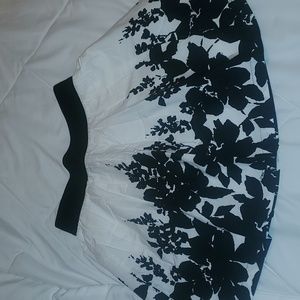 Forever 21 Black and white skirt